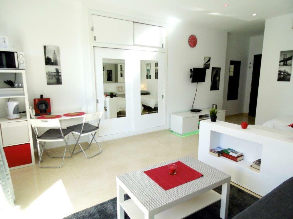 פואנגירולה Appartement 1St Lign On The Beach מראה חיצוני תמונה